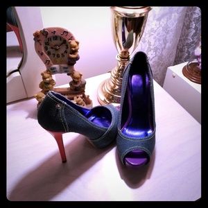 Blue denim pumps